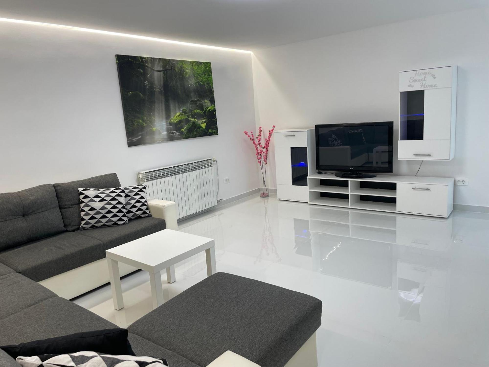 Apartment White Zagreb - Private Parking&Garage Εξωτερικό φωτογραφία